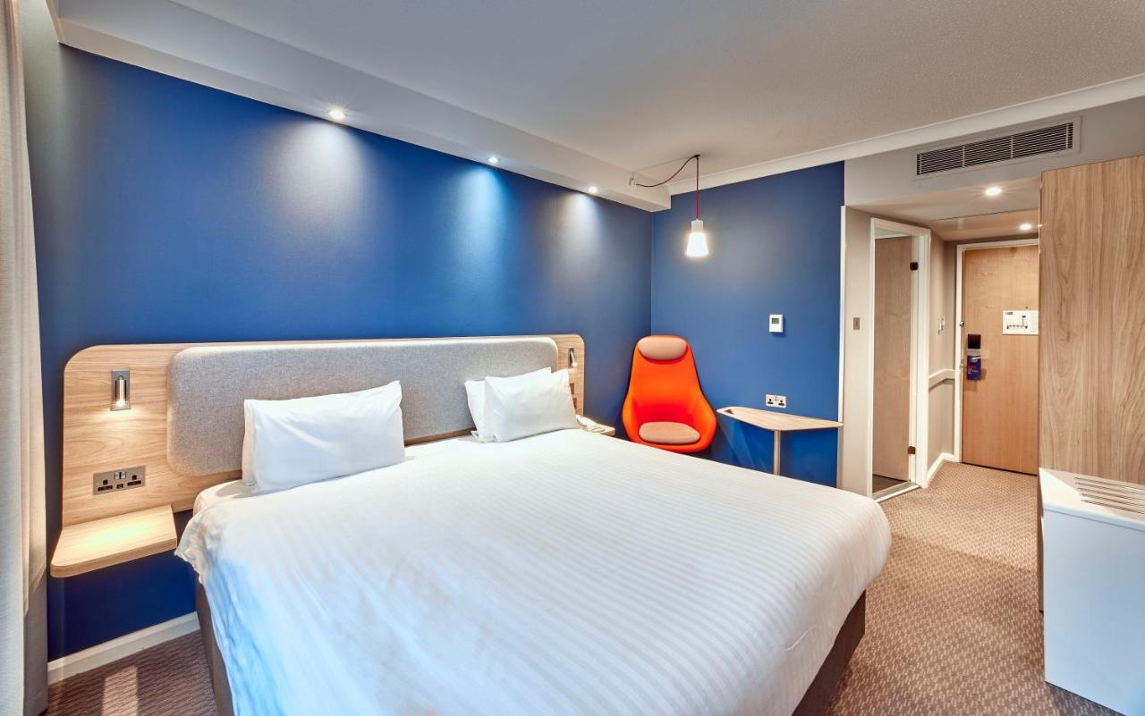 Holiday Inn Express London Stratford By Ihg Bagian luar foto