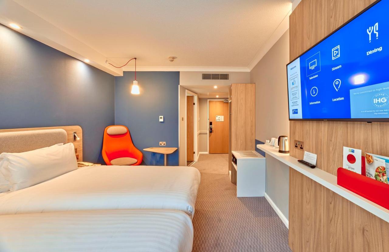 Holiday Inn Express London Stratford By Ihg Bagian luar foto