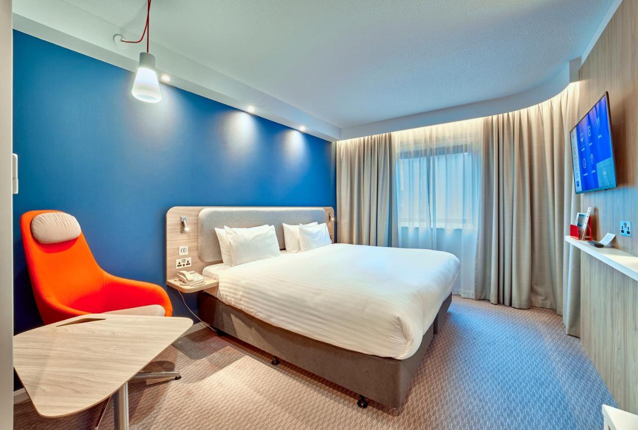 Holiday Inn Express London Stratford By Ihg Bagian luar foto