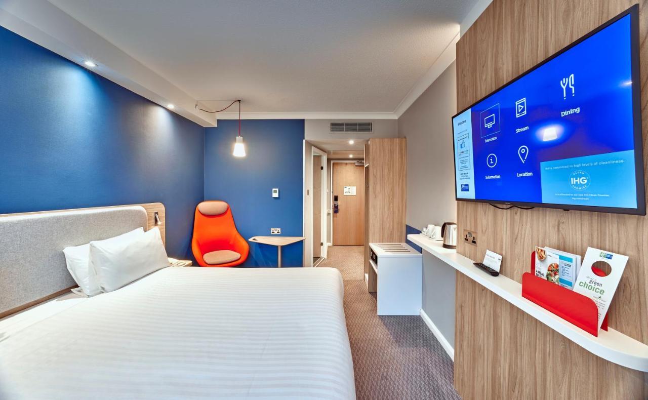 Holiday Inn Express London Stratford By Ihg Bagian luar foto