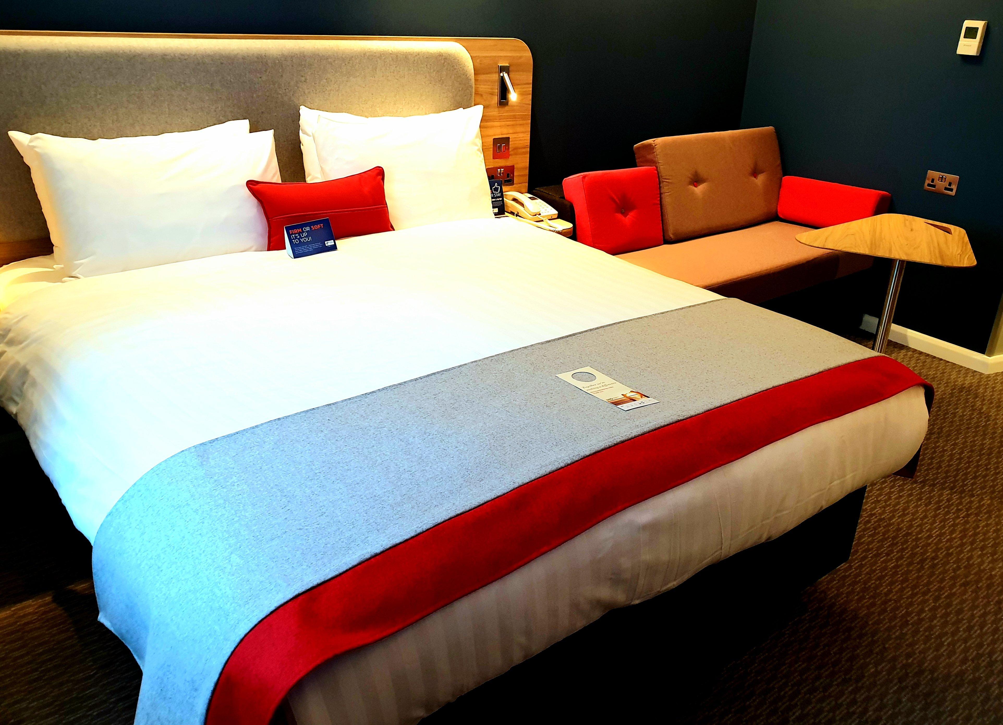 Holiday Inn Express London Stratford By Ihg Bagian luar foto